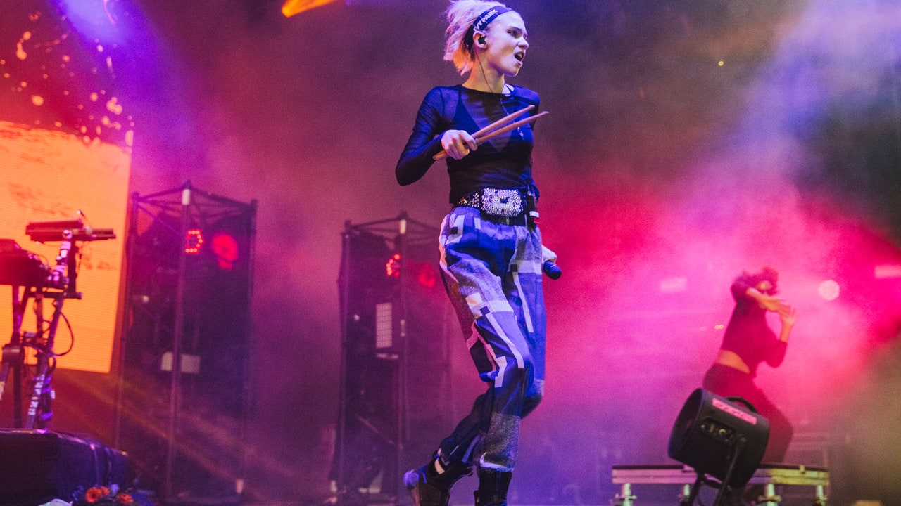  p>格莱姆斯(grimes),真名克莱尔·伊莉斯·布歇(claire elise