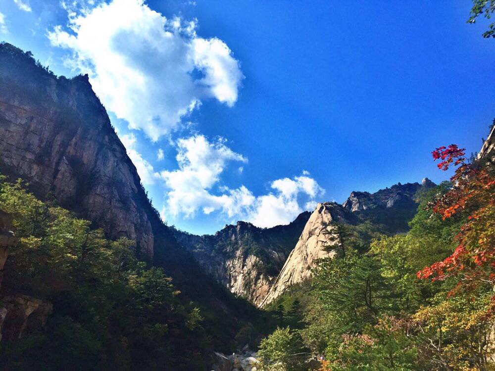 别金刚是位于朝鲜的名山金刚山北侧的名胜区之一