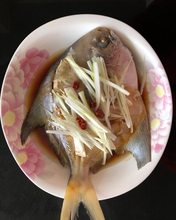 鲳鱼清蒸