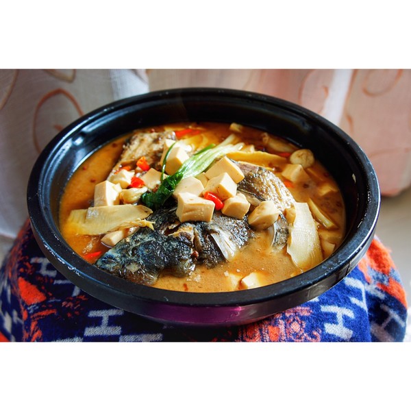 鱼头炖豆腐