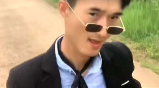 赵样帅,短视频博主,原创 a target="_blank" href="/item/脚艺人