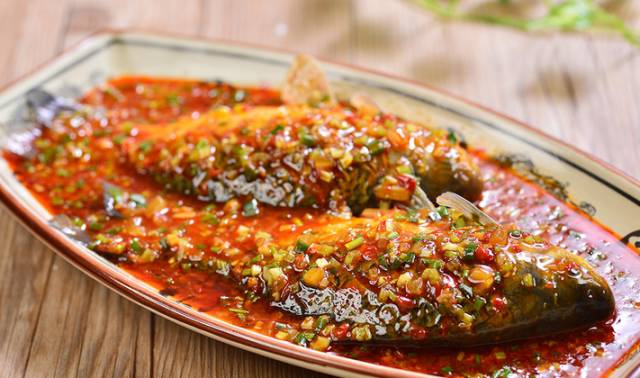 广丰豌豆烧鲫鱼