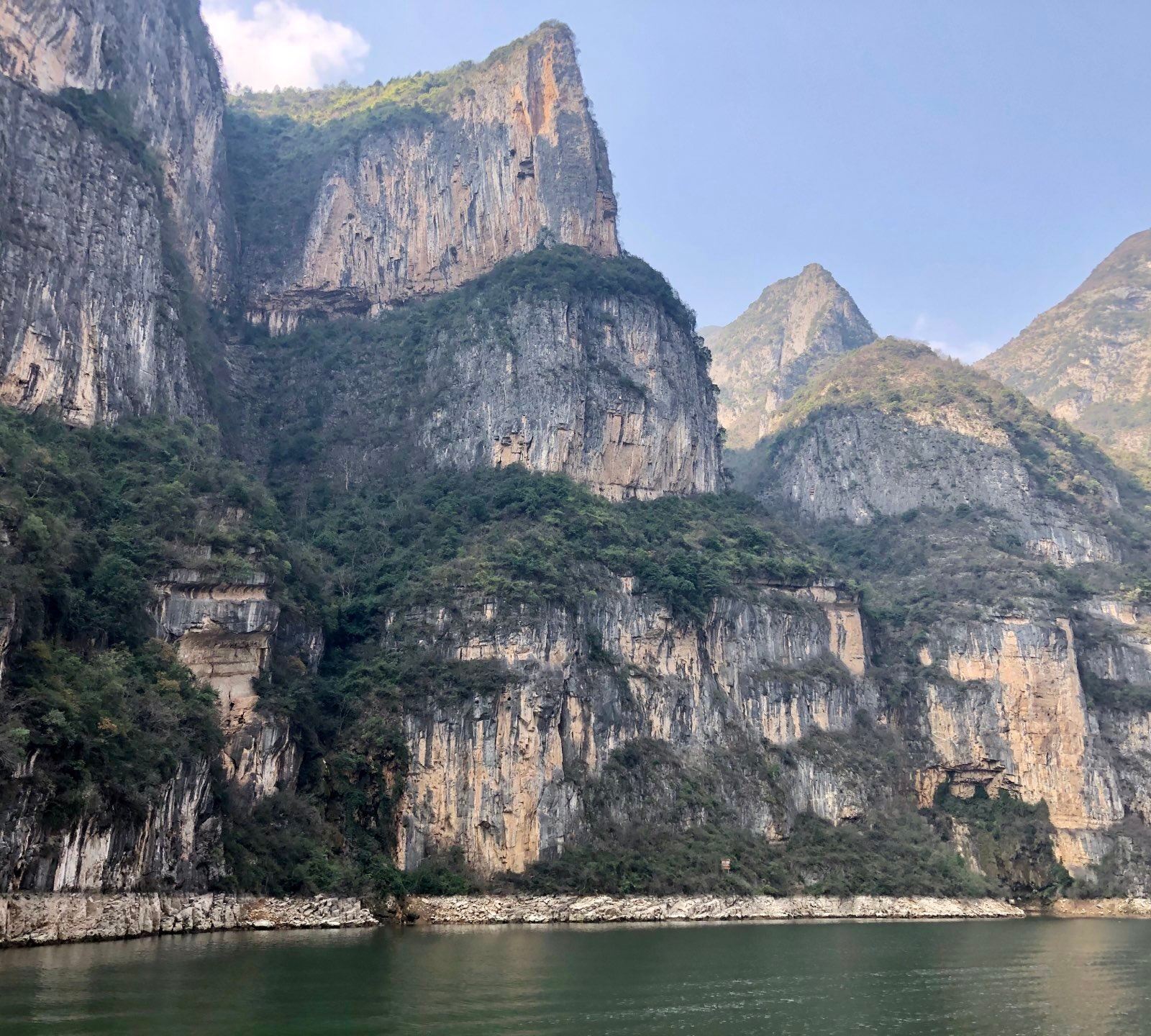小小三峡旅游区,位于重庆市 a target="_blank" href="/item/巫山县