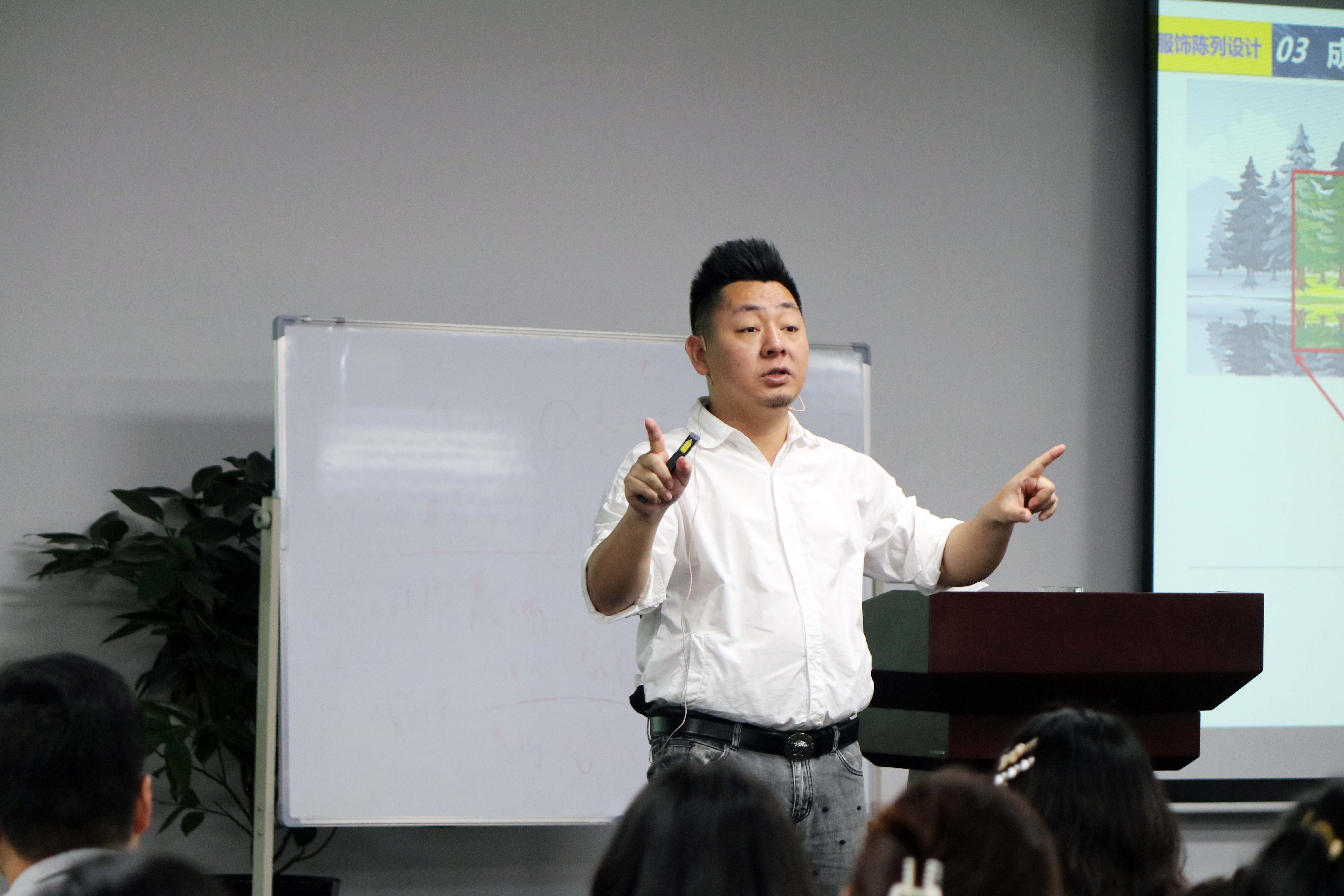 专家,零商陈一体化发起人,大雄陈列ceo,陈列共和设计总监,高级讲师