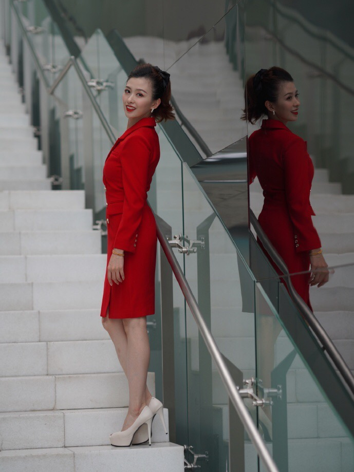  p data-id="tybcedmhmjee">廖小立,东南卫视主持人. /p>