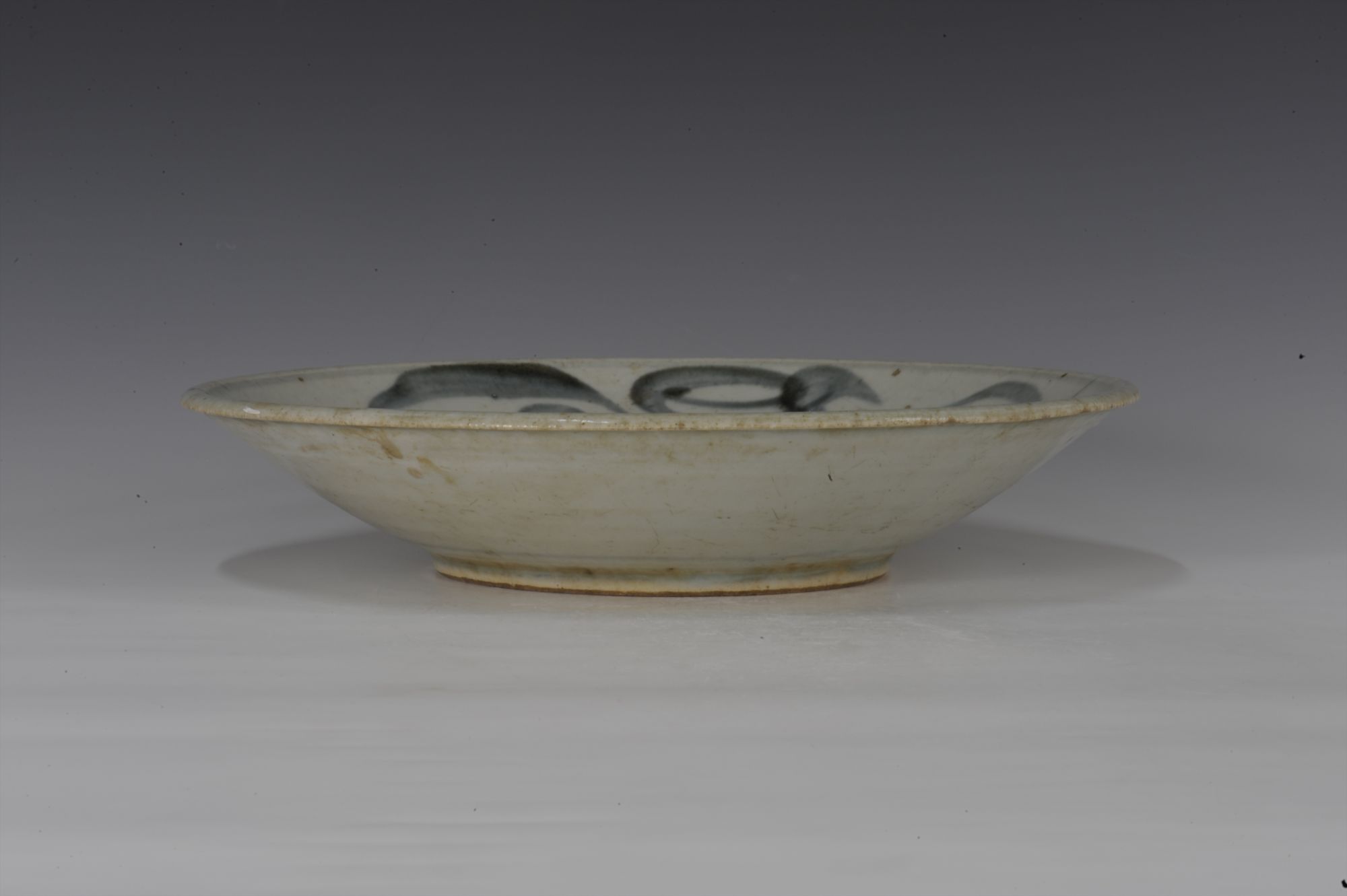 宋代青花花卉纹瓷盘