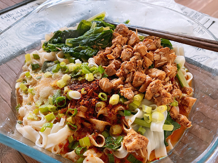 油泼肉臊子面