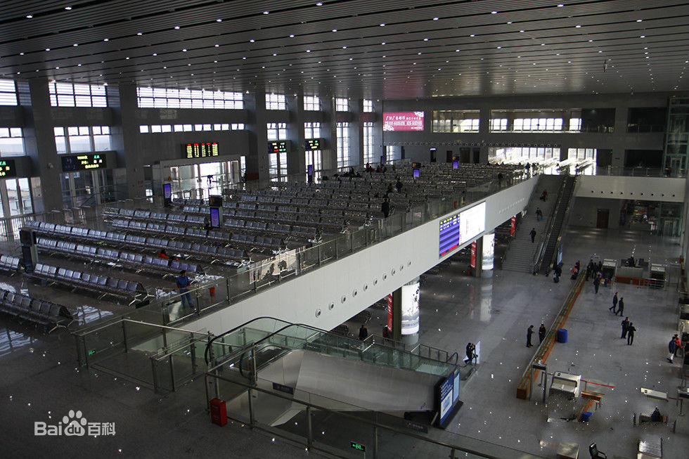  p>常平铁路枢纽是中国华南地区的中型铁路枢纽之一,位于广东省东莞市