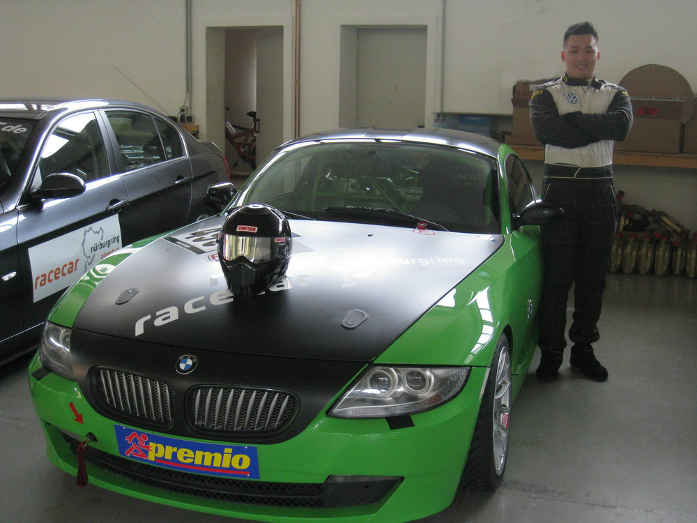 >胡奕,国际汽联认证 a target="_blank" href="/item/赛车手/3485137"