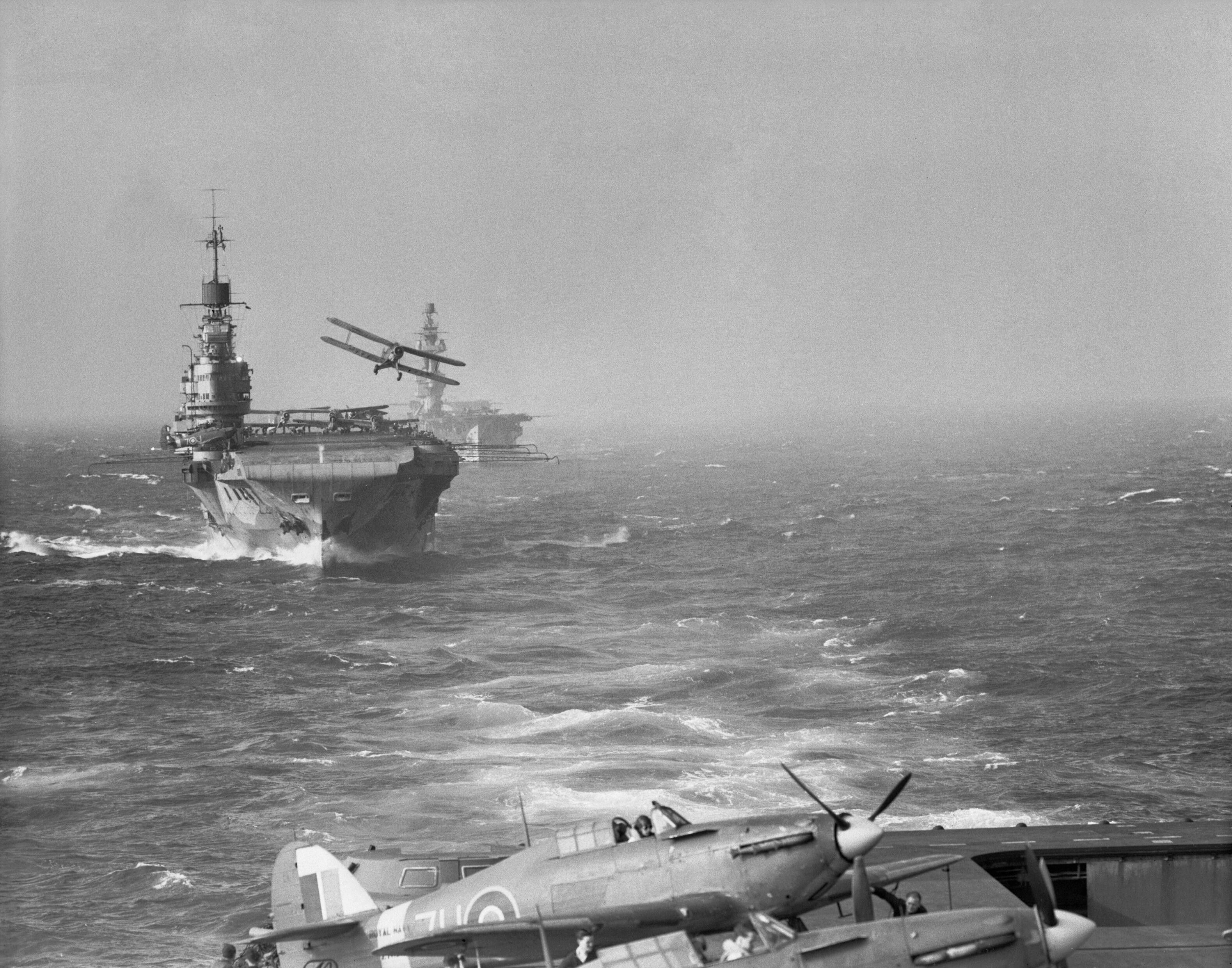  p>鹰号航空母舰(英文:hms eagle,舷号:94),是 a href="#" data-lemma