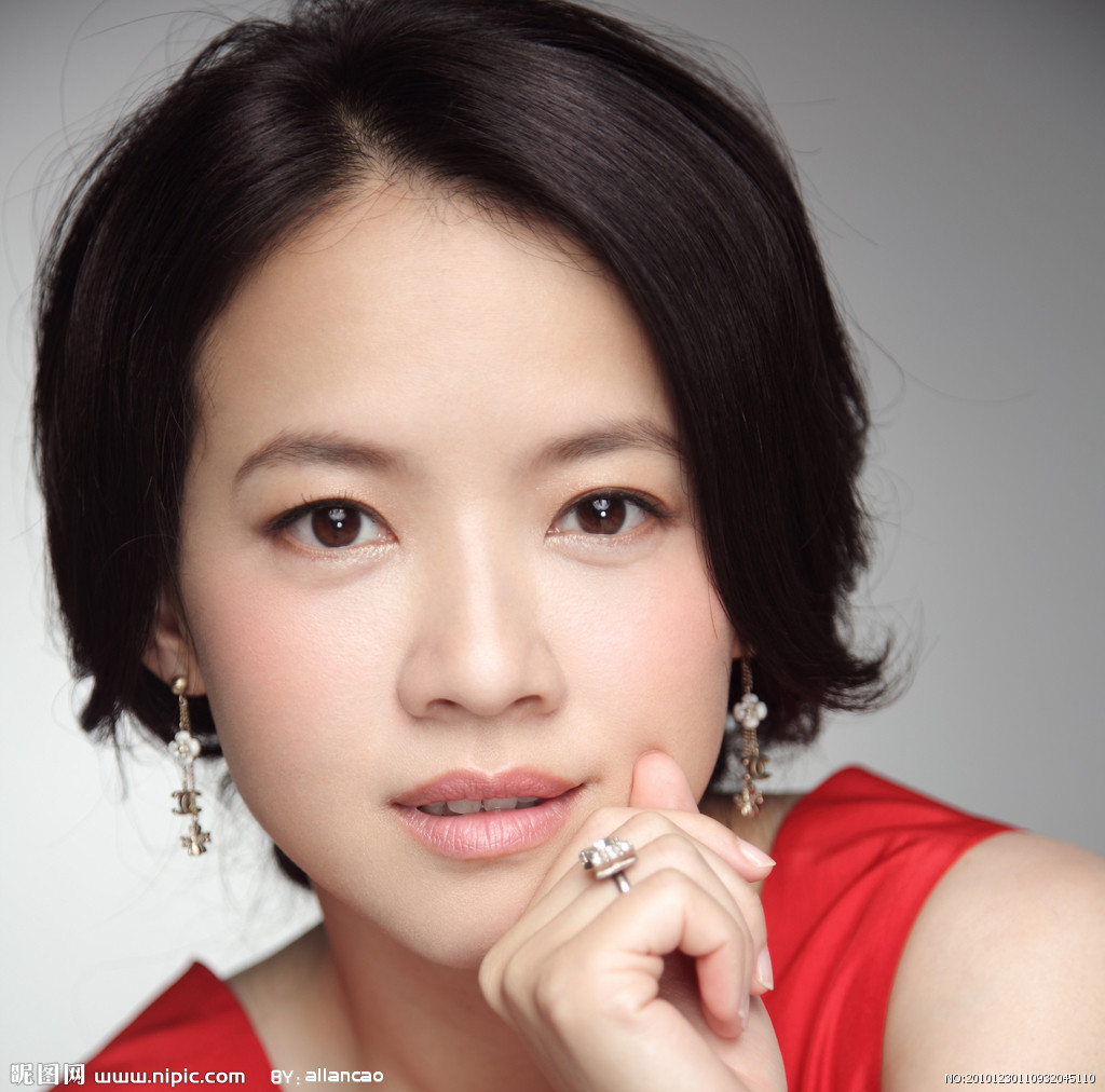  p>曾宝仪,1973年2月21日生于中国香港,节目主持人,歌手,演员.