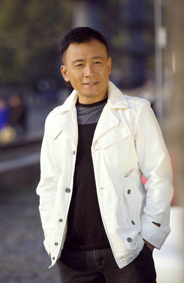 ">吕一丁(曾用名:吕睿喜)1966年1月28日出生于黑龙江,内地实力男演员