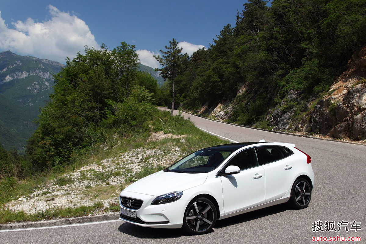  p>沃尔沃v40是 a target="_blank" href="/item/沃尔沃/156892" data