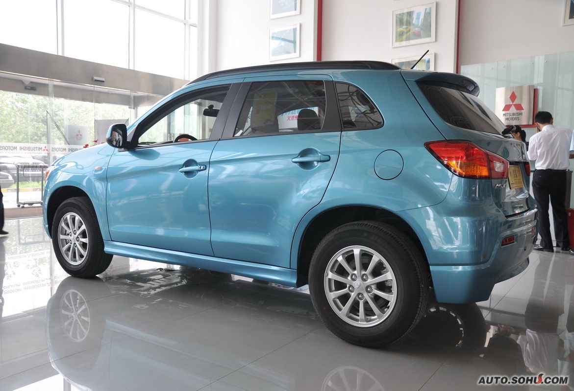 ">三菱汽车 /a>生产的一款 a>城市suv /a>(也可以看作是cross车型),其