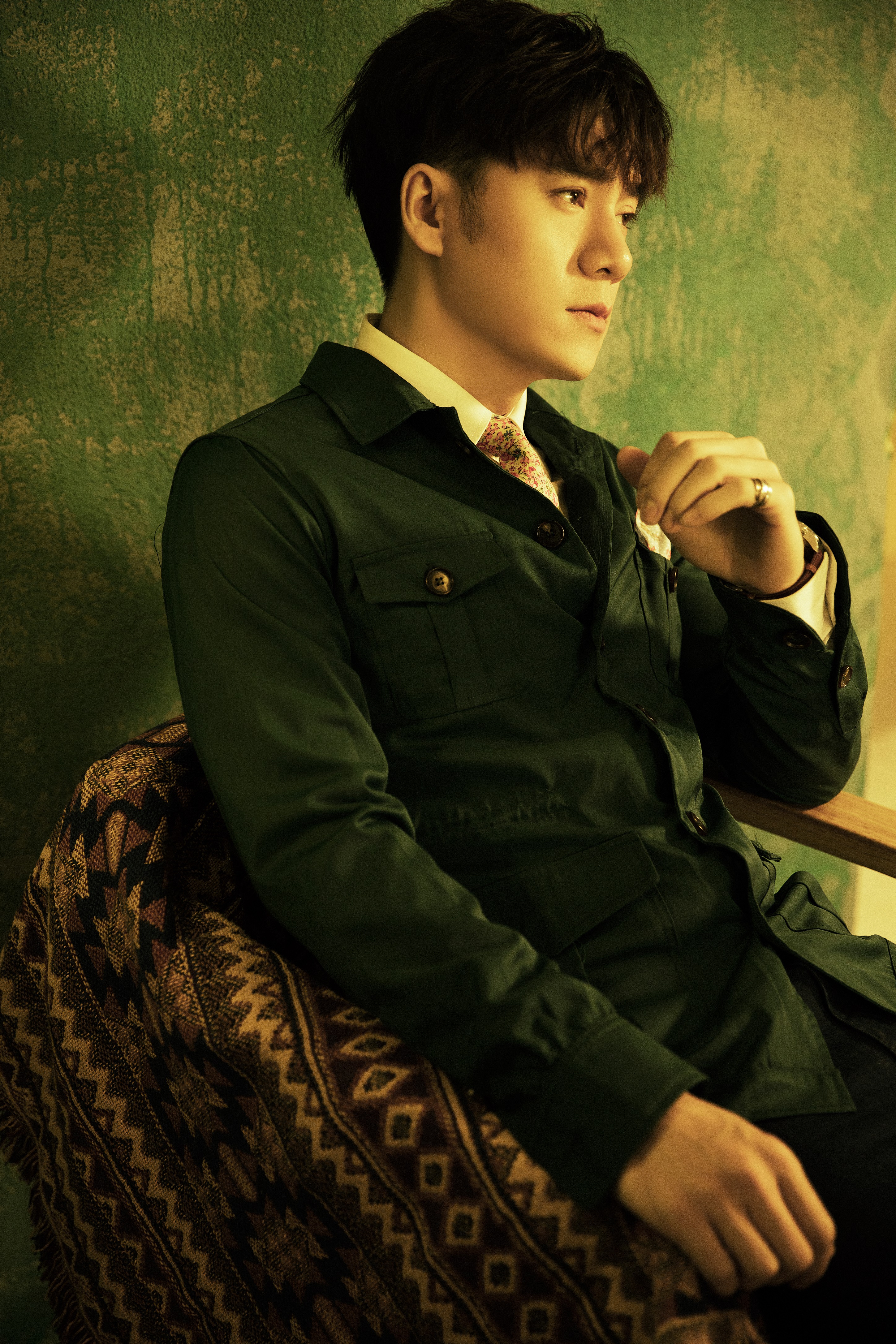 lemmaid="305391">中央戏剧学院 /a>06级表演系本科,中国内地男演员