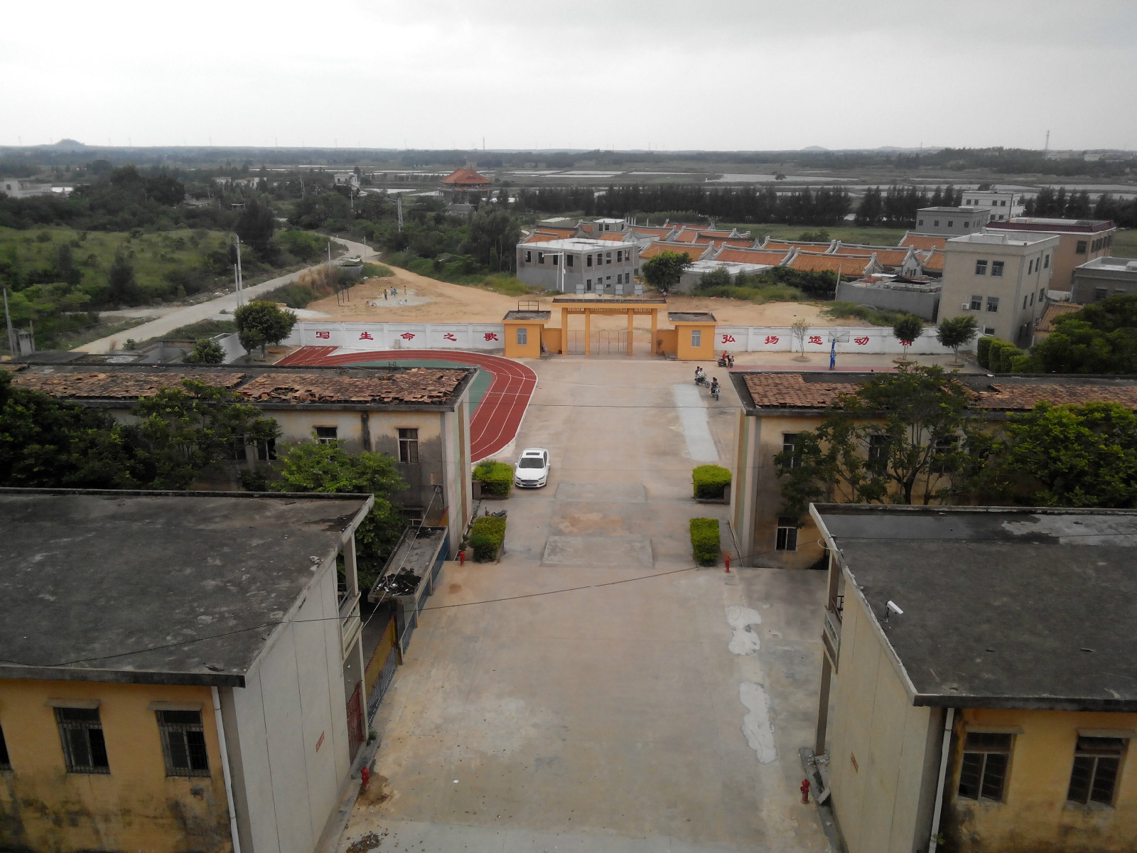  p>广东省惠来县岐石镇华清村位于 a target="_blank" href="/item/岐