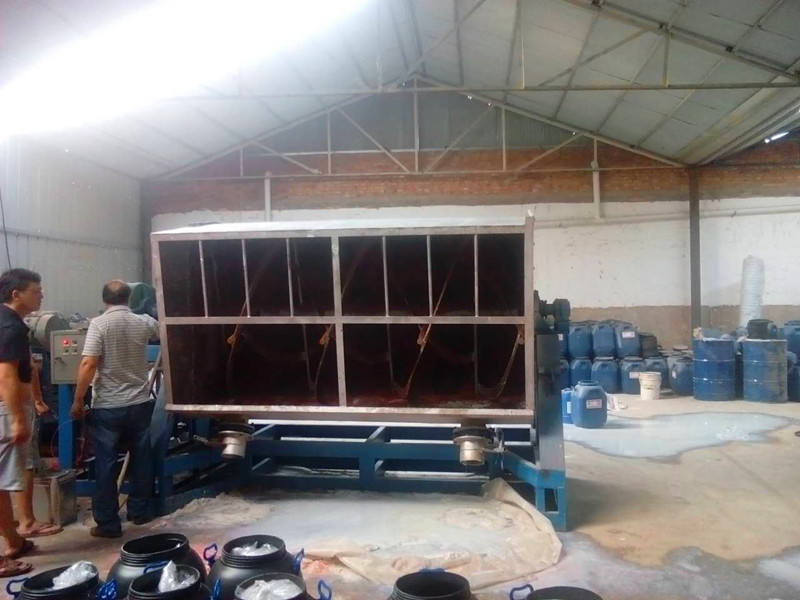 是一种专业生产真石漆涂料的设备