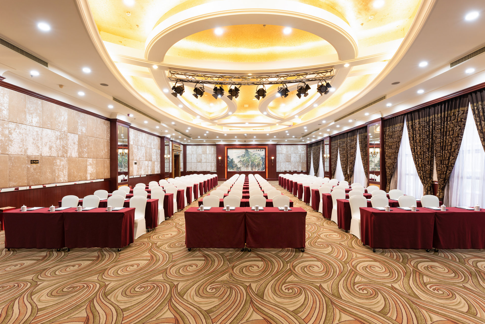  p>保定星光国际商务酒店拥有舒适,典雅的各类房型;酒店中餐厅,欧亚