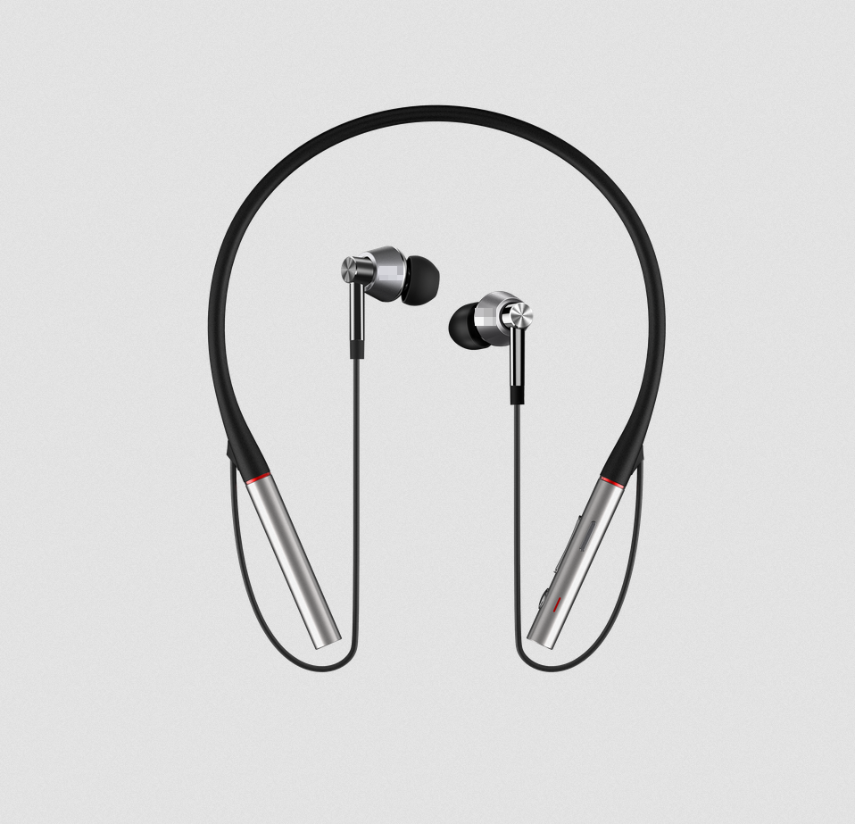  p>动铁式耳机是通过一个结构精密的连接棒传导到一个微型振膜的中心