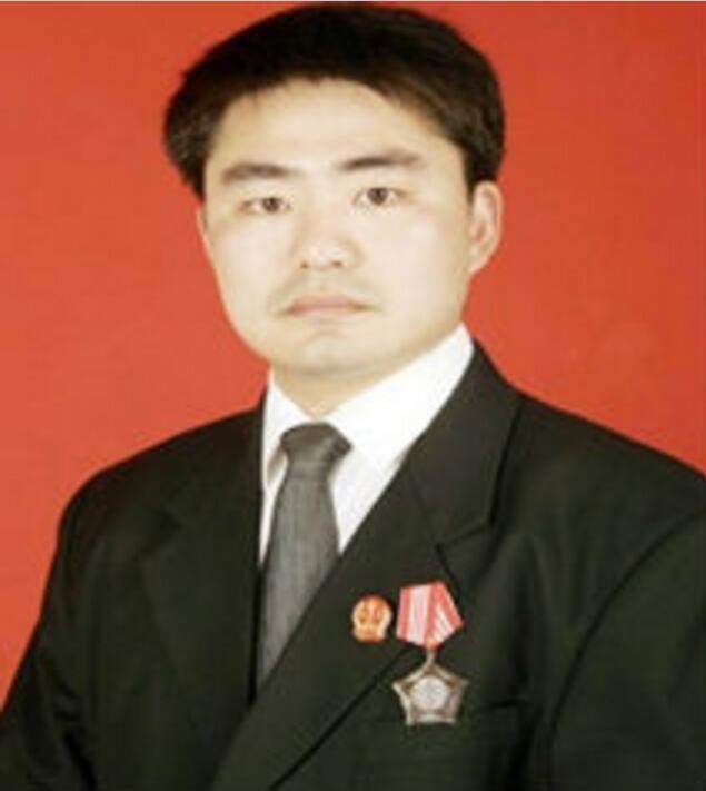  p>马玉树,男,1972年3月出生,汉族,随州市曾都区人,武汉大学法律专业