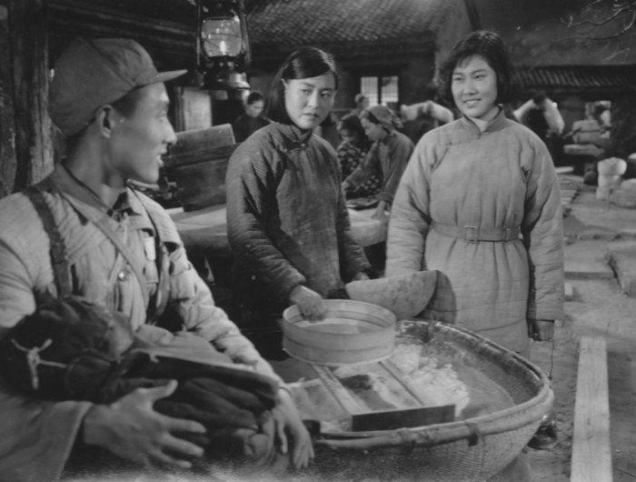  p data-id="gnc0w2edmh">《南征北战》是上海电影制片厂摄制的战争片