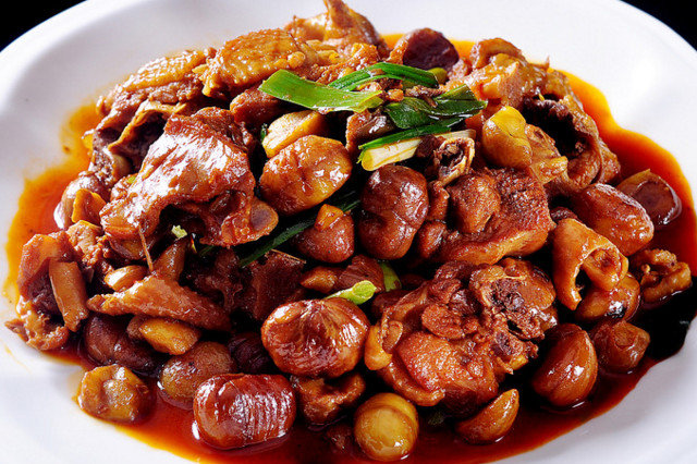 天师板栗烧土鸡