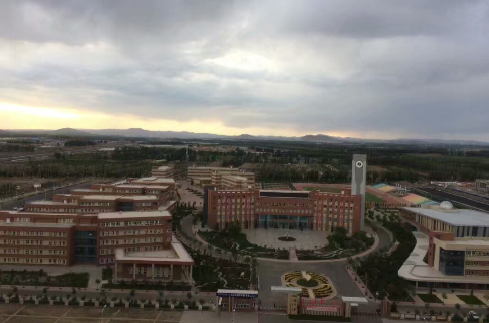 内蒙古赤峰市红旗中学