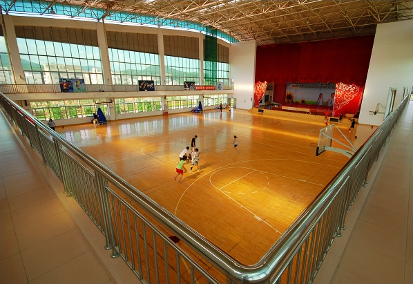 p>中山市卓雅外国语学校,它是由中山市骏建投资管理有限公司独资承办
