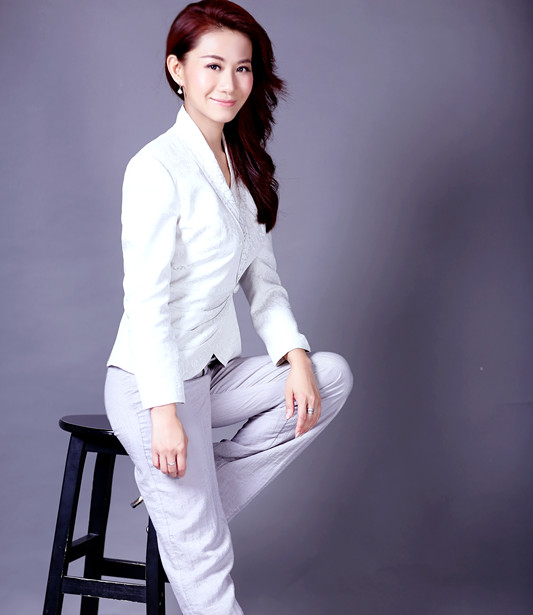  p data-id="go09c7lr0o">陈滢,女,现为中央电视台体育频道主持人