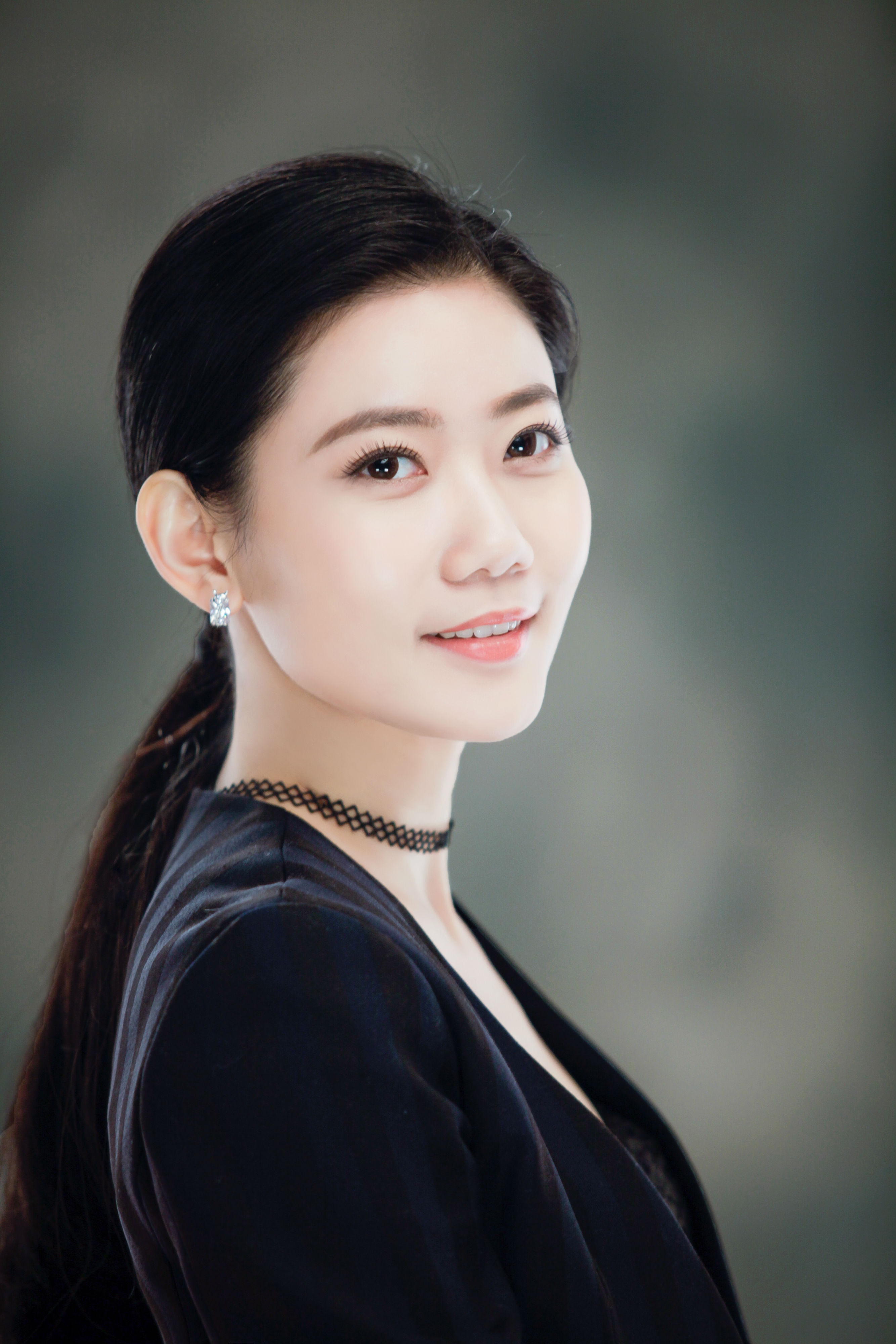  p data-id="gnb17ma5u4">戴钰轩,女,汉族,湖南长沙人,著名主持人.