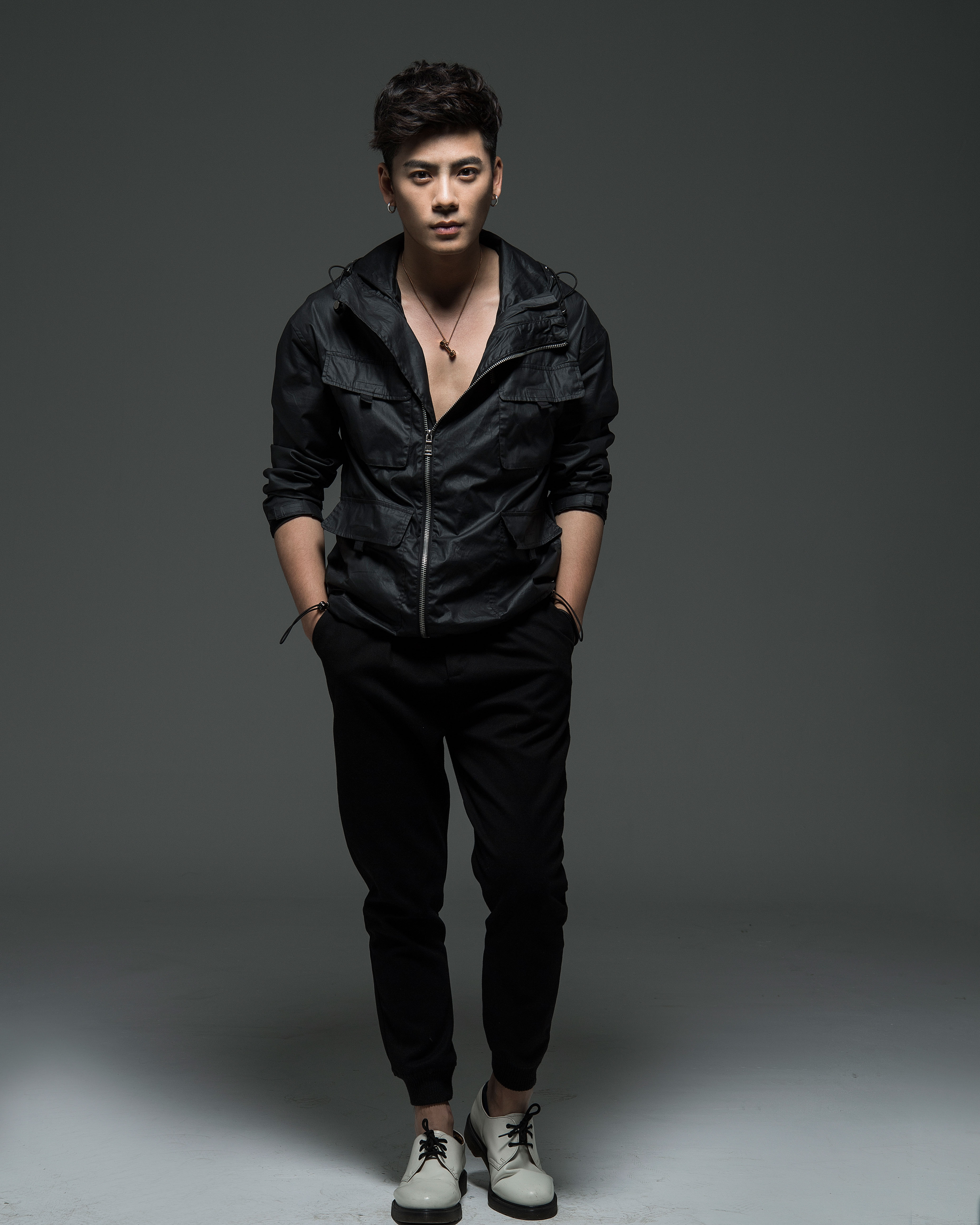 03y4zuxn">王子睿,1987年8月29日出生于湖南省长沙市,中国内地男演员