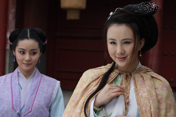 “晶女郎”孟瑶，开始在喜剧里放浪_百科TA说