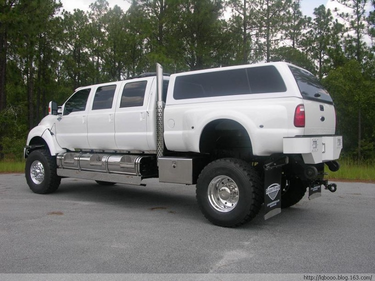  p>福特f650是福特推出的一款皮卡车型,由科瑞斯的汽车进口. /p>