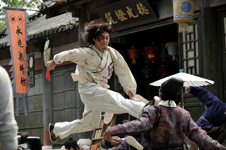  p>《怪侠一枝梅》是由 a target="_blank" href="/item/唐人电影国际