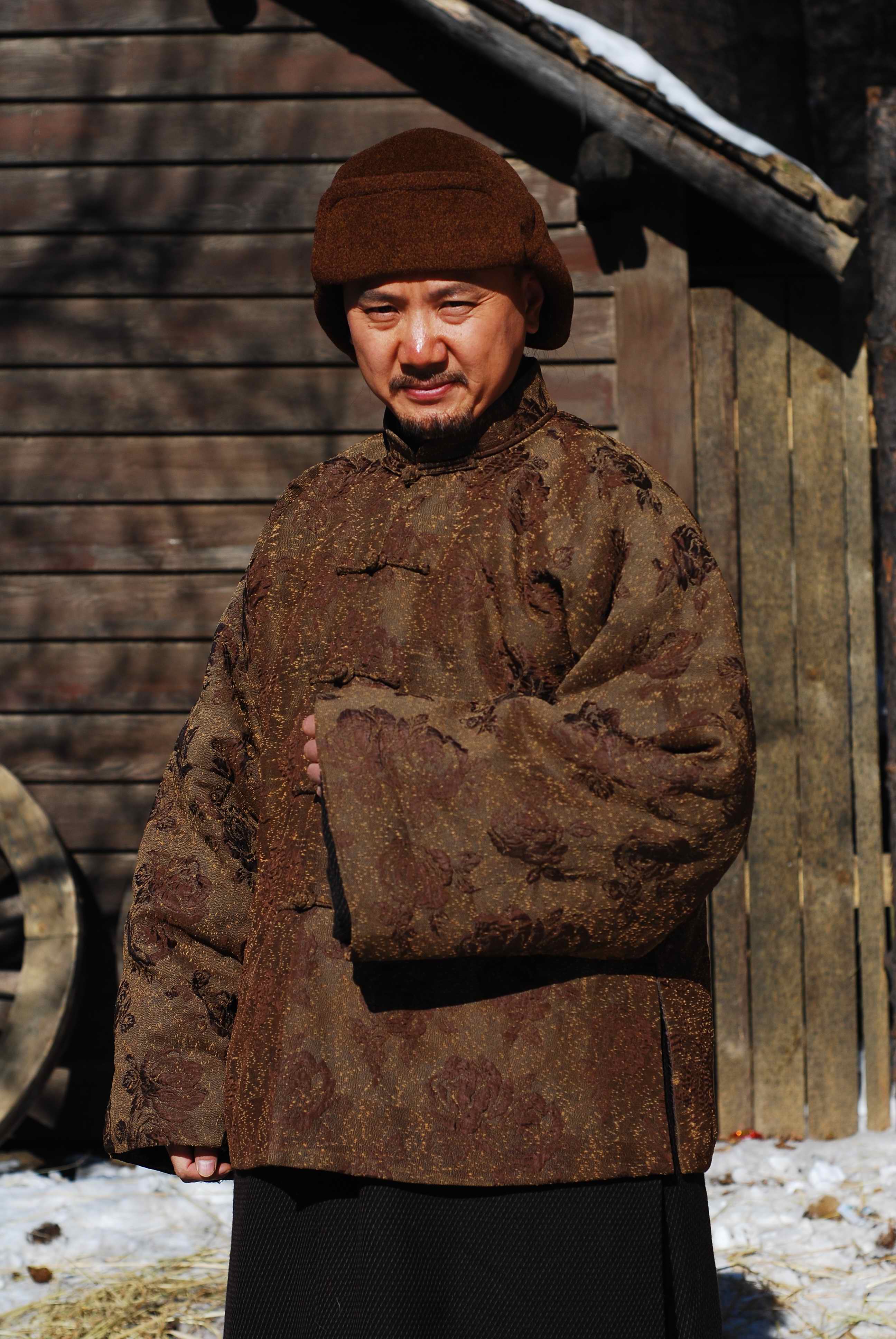  p data-id="gnb11f59zj">吴洪兴,影视编剧,演员,导演,制片人.