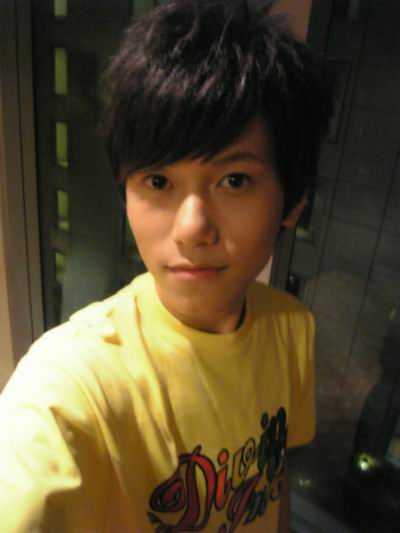  p data-id="gns08yozqz">邱翊橙(毛弟),1990年10月10日出生,台湾歌手