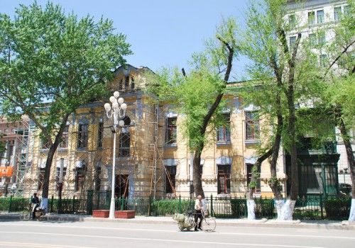  p>花园街位于黑龙江省绥化市区南部,大致呈东西走向,西起 a href="#"