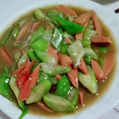 丝瓜炒鸡肉肠