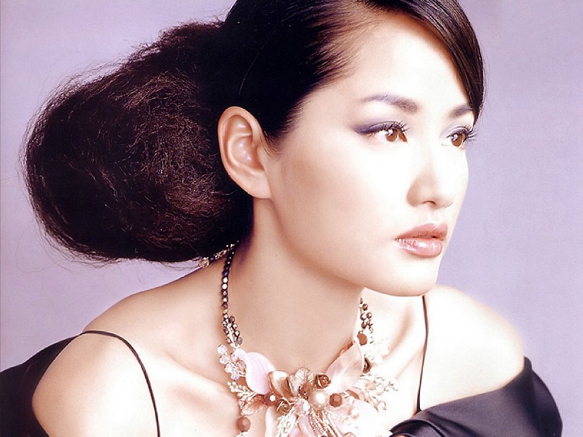  p>瞿颖,1971年7月2日出生于湖南省常德市,国际超模,中国内地女演员