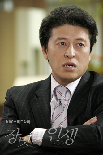  p>权海孝(kwon hae hyo),1965年11月6日出生,毕业于 a target="