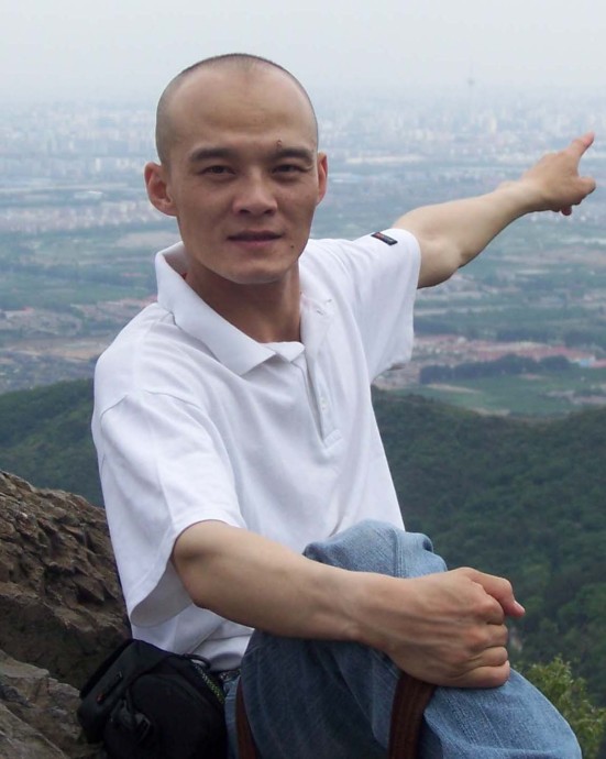 id="gnbr2mz7h1">王东栋,毕业于北京精益音乐剧学校,中国大陆男演员