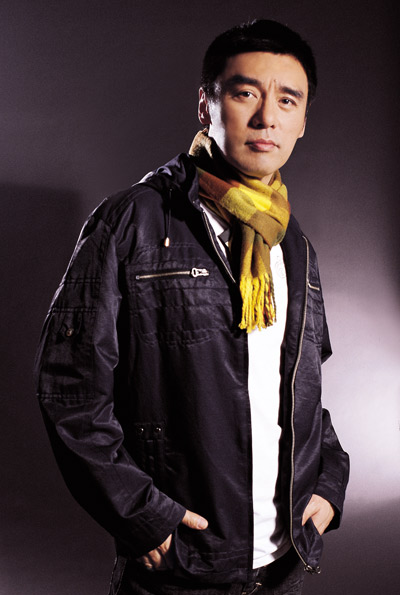  p>钟镇涛(kenny bee),1953年2月23日出生于香港,中国香港男歌手,音乐