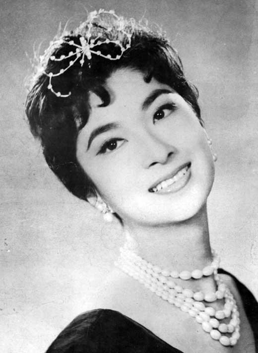 原名程月如,英文名linda,艺名"林黛"