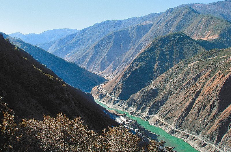  p>两河口水电站,也称雅砻江两河口水电站,位于四川省甘孜州雅江县