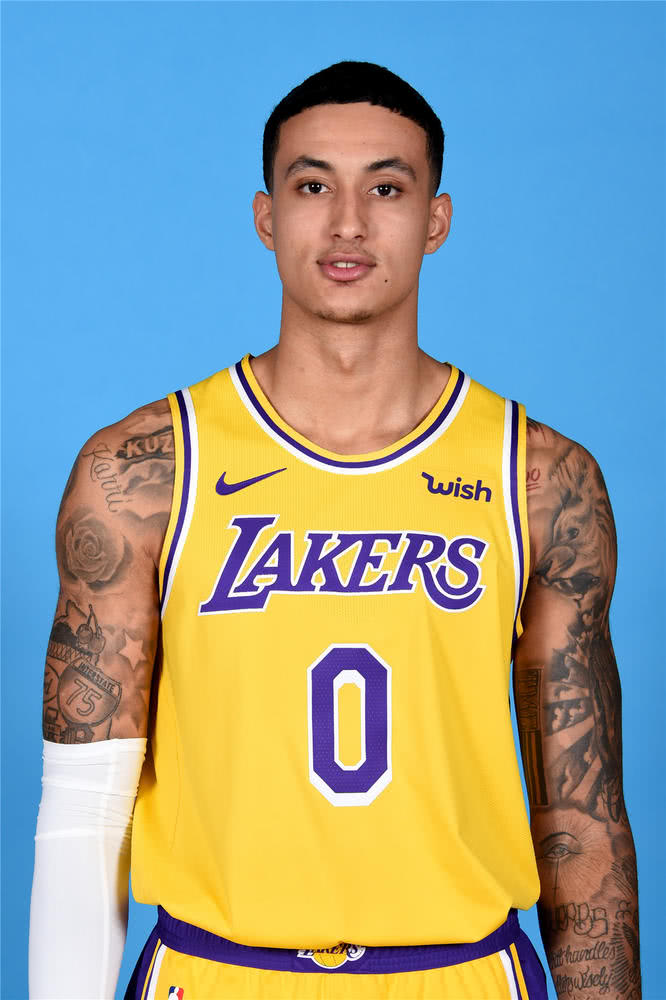  p>凯尔·库兹马(kyle kuzma),1995年7月24日出生于 a target="_blank