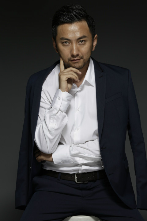  p data-id="gnwkd4vxeg">李华,男,青年演员,毕业于中央戏剧学院2001