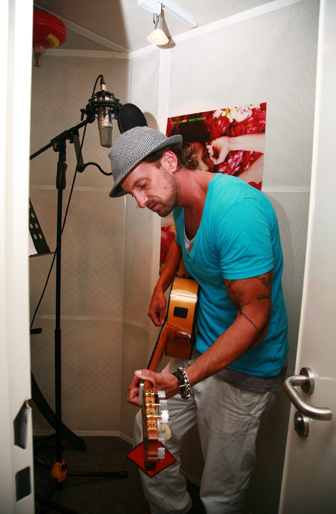  p>丹尼尔·理查德·波特(daniel richard powter),亦作丹尼尔·帕德