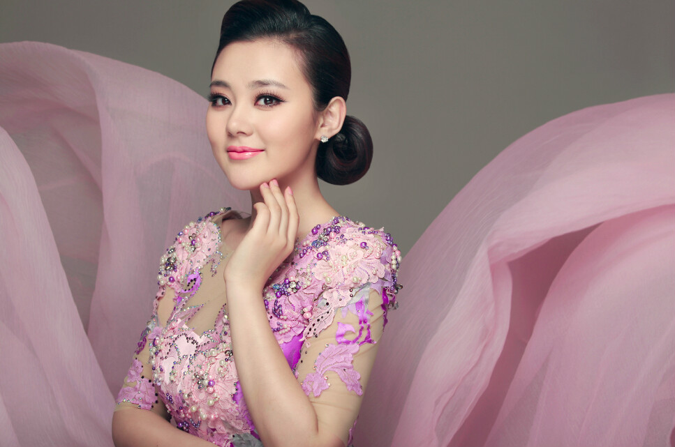  p data-id="gnbqarpii7">徐晶晶,出生于北京,中国内地女高音歌手