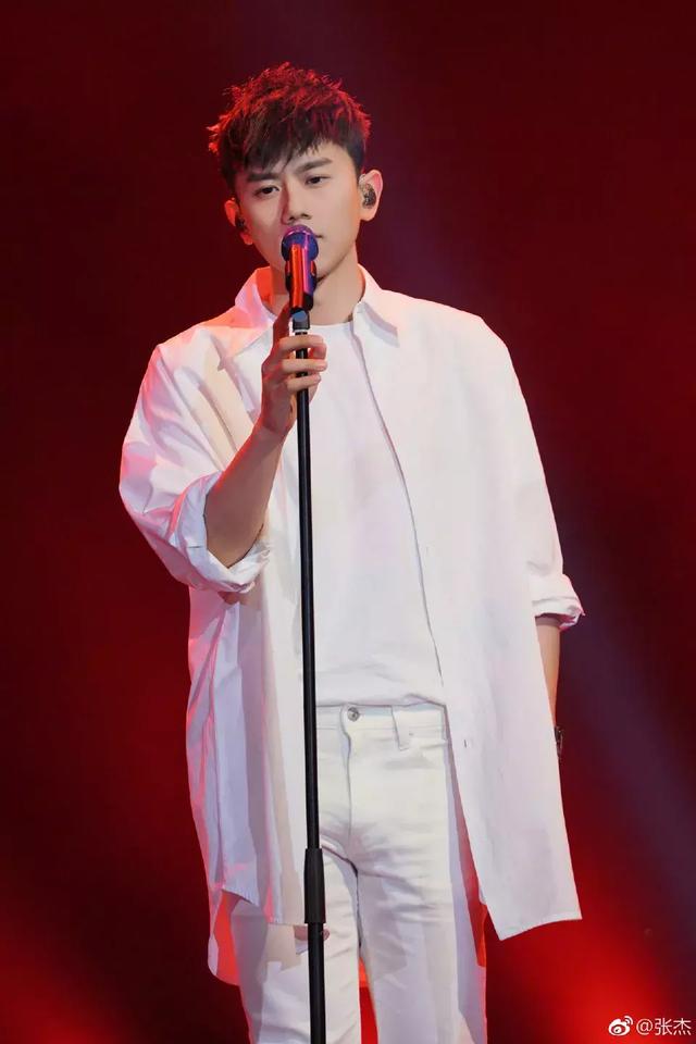 张杰高音solo破个人纪录，巡回演唱会频获第一，他究竟凭什么？_百科TA说