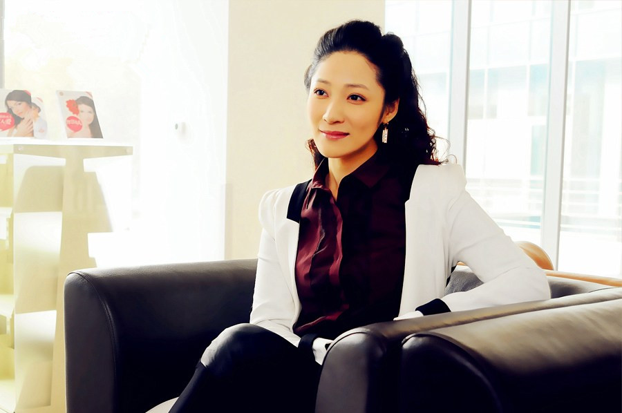  p data-id="gntp6khgvb">秦丽,出生于山东省青岛市,中国内地女演员